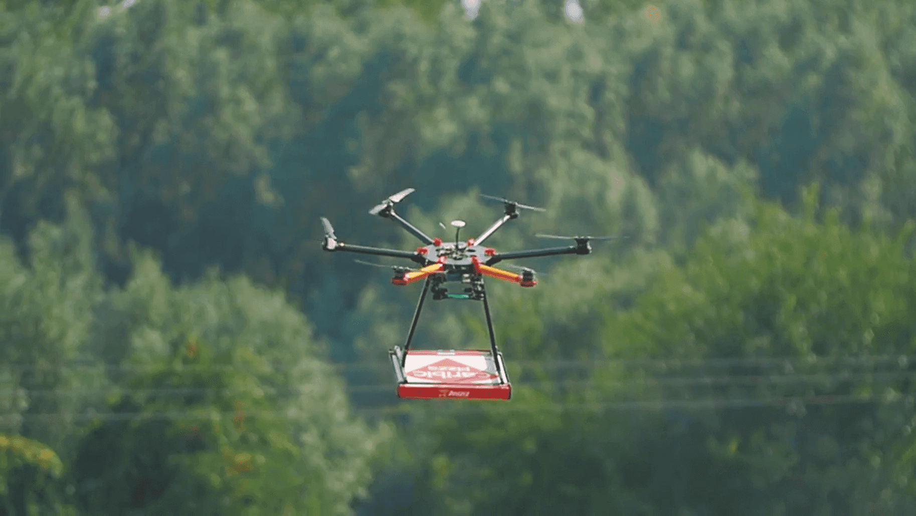 Caribic testete die Pizza-Lieferung per Drohne - die Zukunft ist hier!